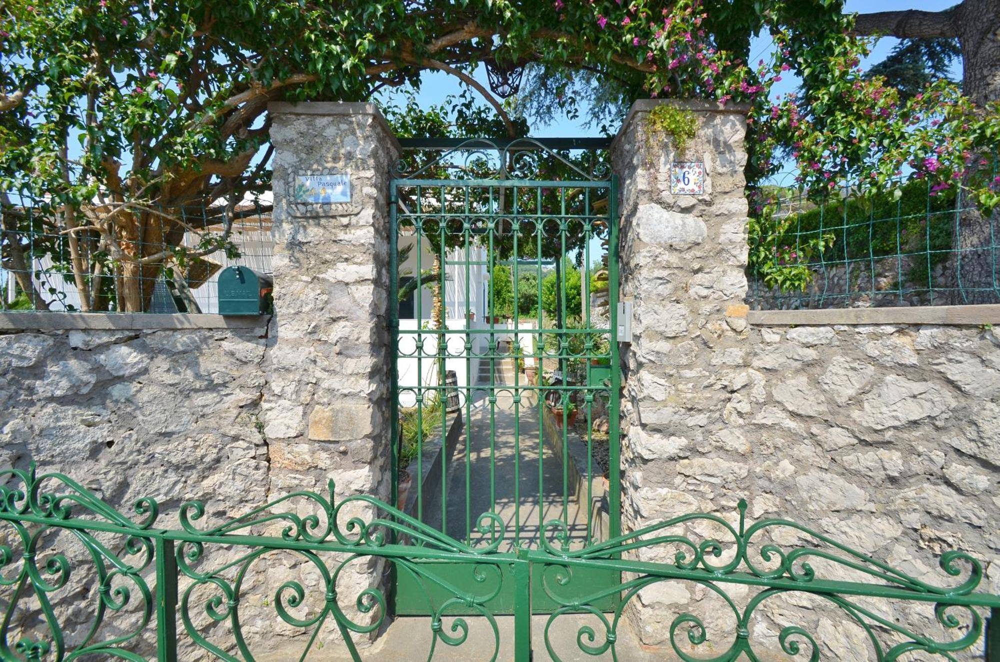 Dimora Storica Villa Pasquale Капри Экстерьер фото